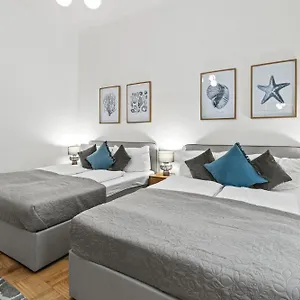 Close To Augarten, 5 Min Walk To U4 Friedensbruecke Wien